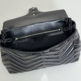 Gucci Perfect 850676 GG Marmont Medium Shoulder Bag