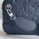 Where Can You Buy Luxury Goods M20439 Louis Vuitton Horizon Clutch Taurillon Monogram Black