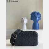 Where Can You Buy Luxury Goods M20439 Louis Vuitton Horizon Clutch Taurillon Monogram Black