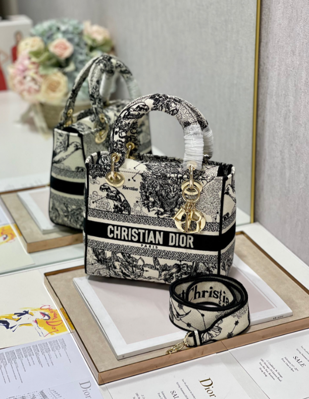 Best Quality Christian Dior Lady 24cm 7 Star Dolabuy Bags
