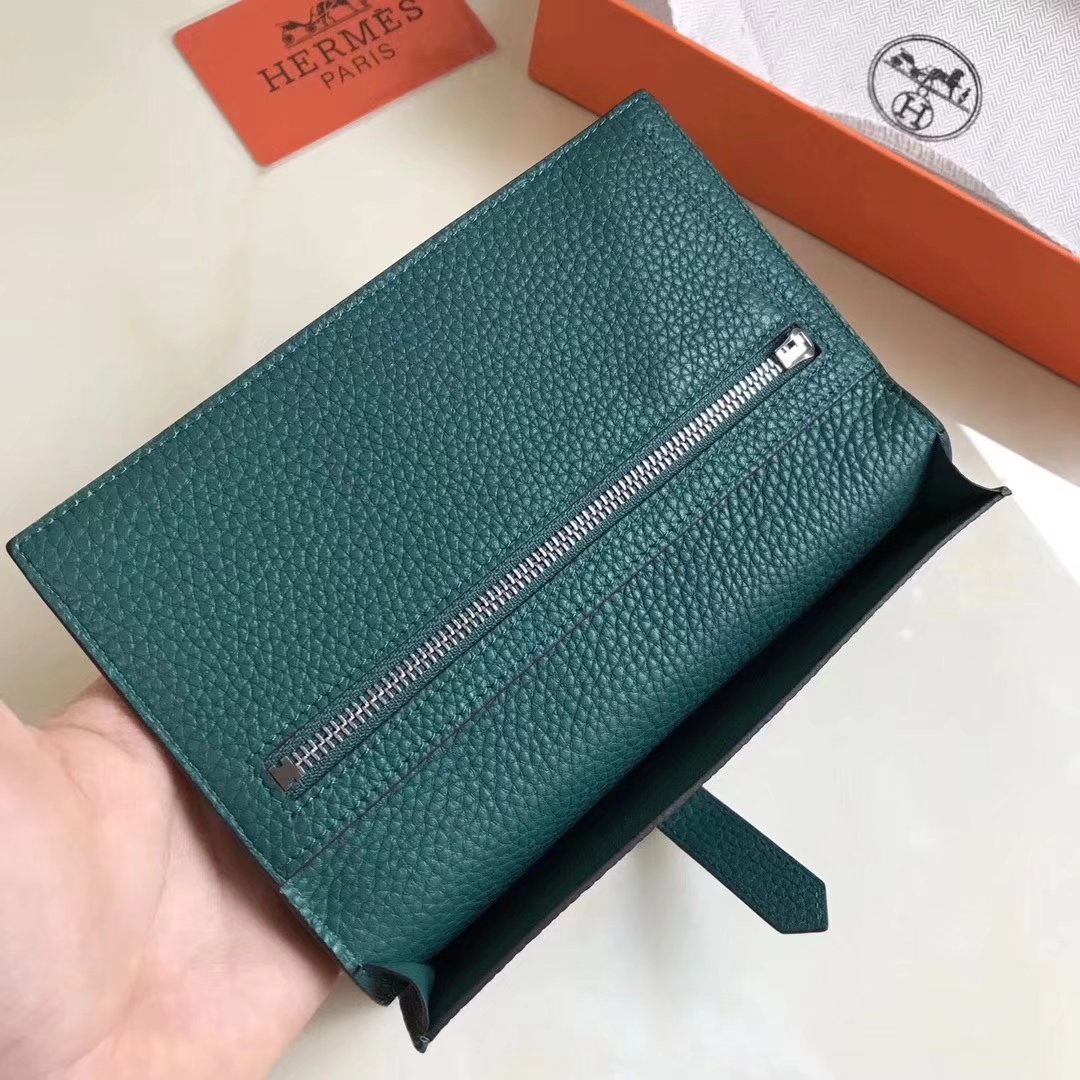 Hermes Bearn Bifold Wallet Togo Leather Green