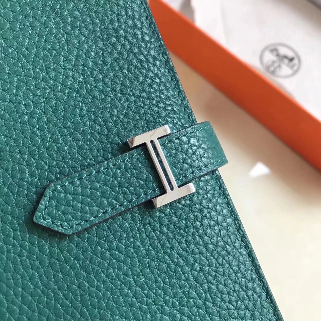 Hermes Bearn Bifold Wallet Togo Leather Green