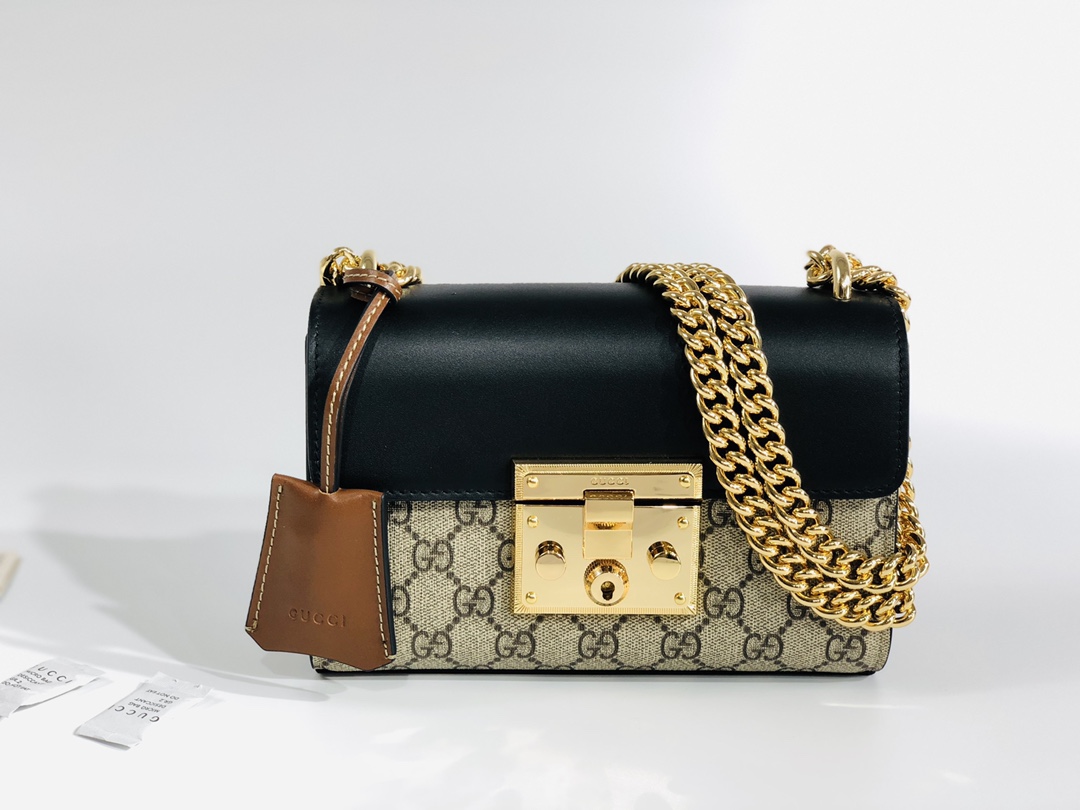 2022-New-Gucci-Padlock-Small-Berry-Shoulder-Bag-GG-Supreme-Canvas-409487-Beige-and-Black.jpg