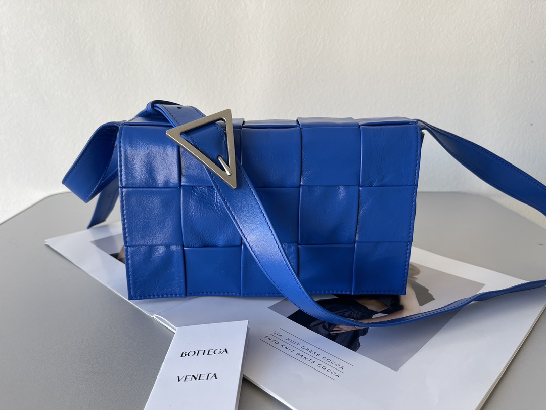 Bottega-Veneta-Cassette-Intreccio-Leather-Cross-body-Bag-Blue.jpg