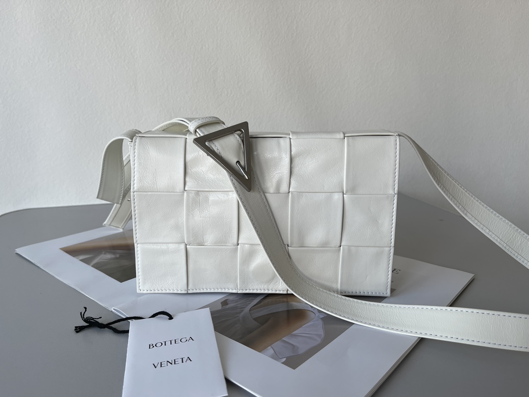 Bottega-Veneta-Cassette-Intreccio-Leather-Cross-body-Bag-White.jpg