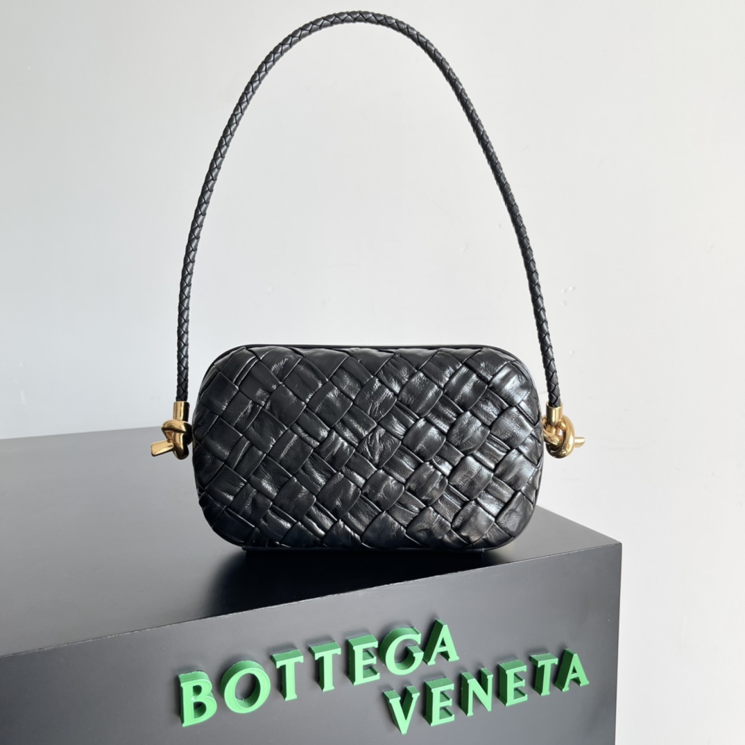 Bottega-Veneta-Knot-Foulard-Intreccio-Leather-minaudiere-with-strap-Black.jpg