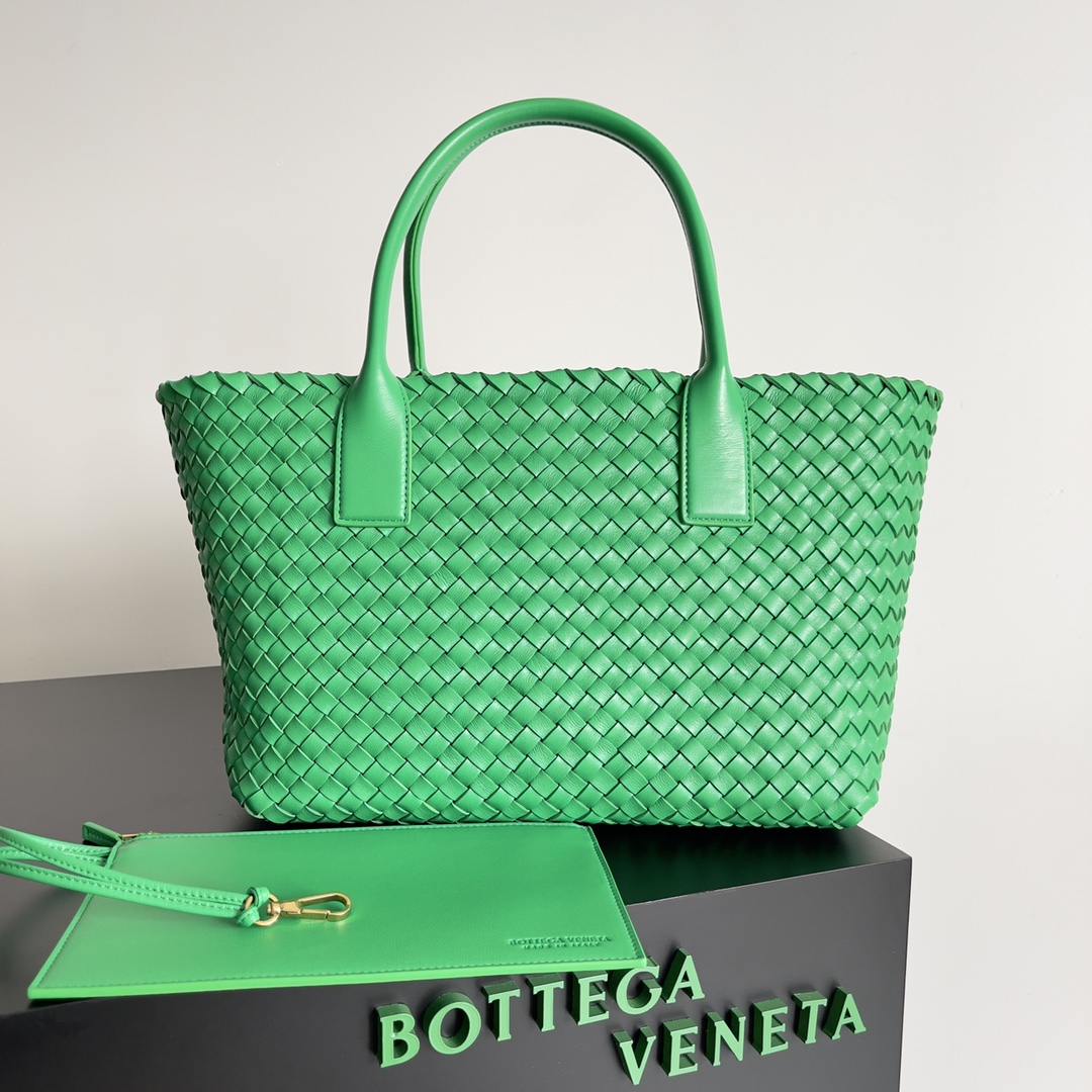 Bottega-Veneta-Medium-Cabat-Intreccio-Leather-Tote-Bag-Green.jpg