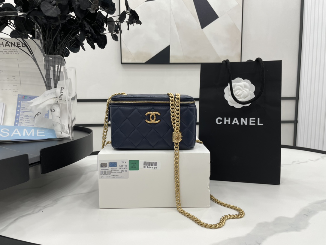 Chanel-22k-Box-Bag-Lambskin-Blue-Leather-A68105.jpg