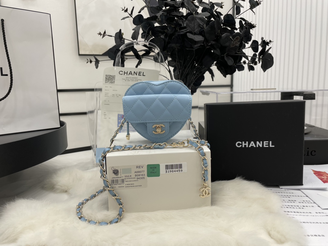 Chanel-Heart-Bag-Lambskin-Gold-Tone-Metal-Blue-AS3191.jpg