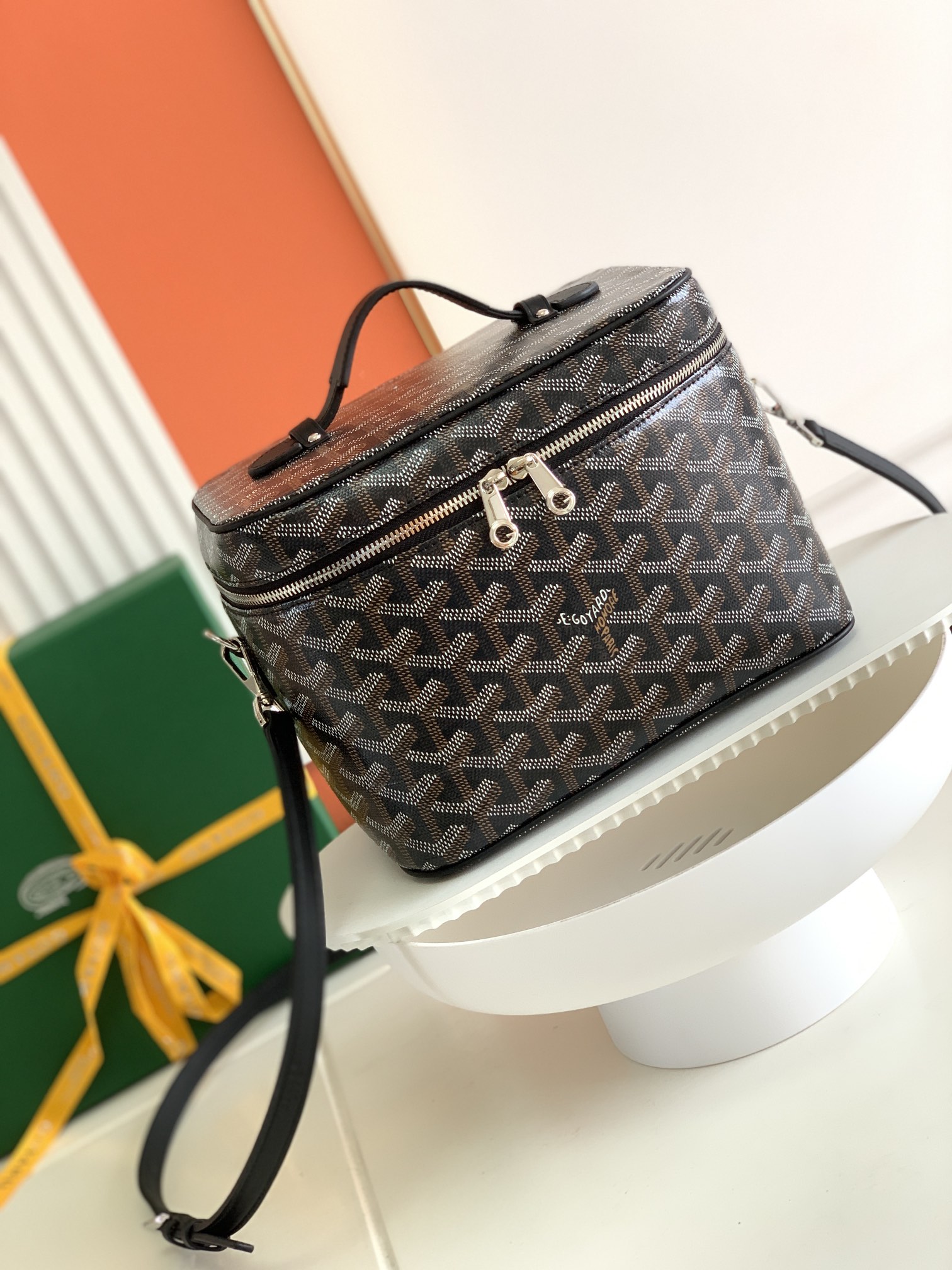 Copy-Goyard-Goyardine-Muse-Vanity-Case-Black.jpg