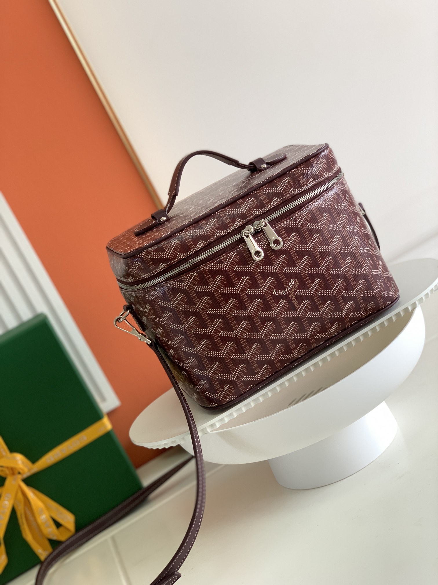 Copy-Goyard-Goyardine-Muse-Vanity-Case-Red.jpg