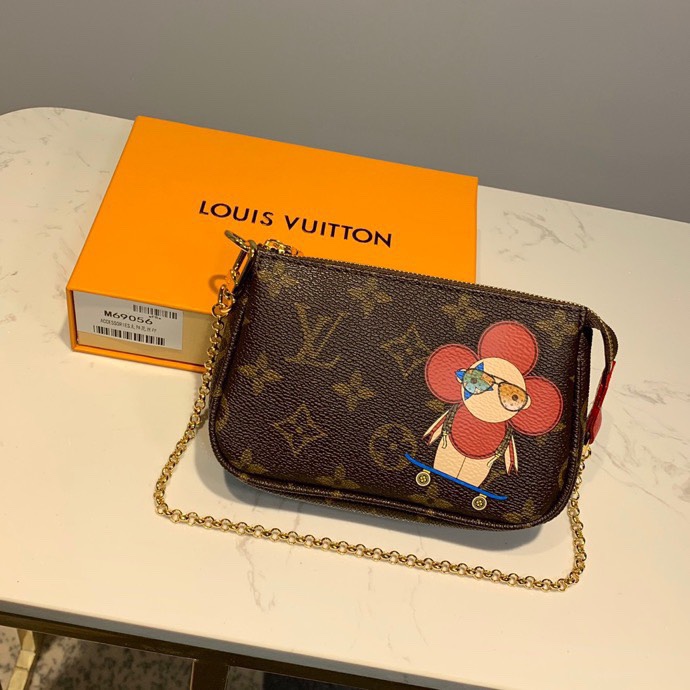 Copy-Louis-Vuitton-M69056-Mini-Pochette-Accessoires-in-Monogram-Canvas.jpg