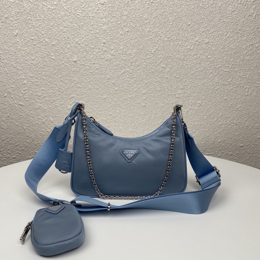 Copy-Prada-1BH204-Re-Edition-2005-Re-Nylon-Bag-Black-and-Blue.jpg