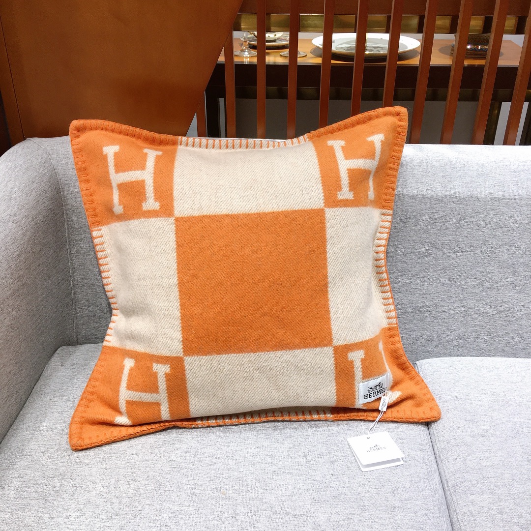 Hermes-Avalon-Pillow-Pillows-Orange-001.jpg