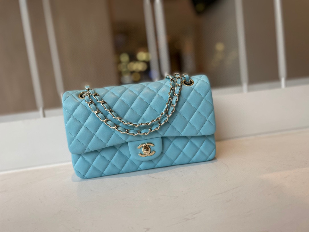 Limited-Edition-Chanel-Classic-Flap-17CM-20Cm-25CM-Sheepskin-Shoulder-Bag-With-Light-Gold-High-End-Light-Blue.jpg