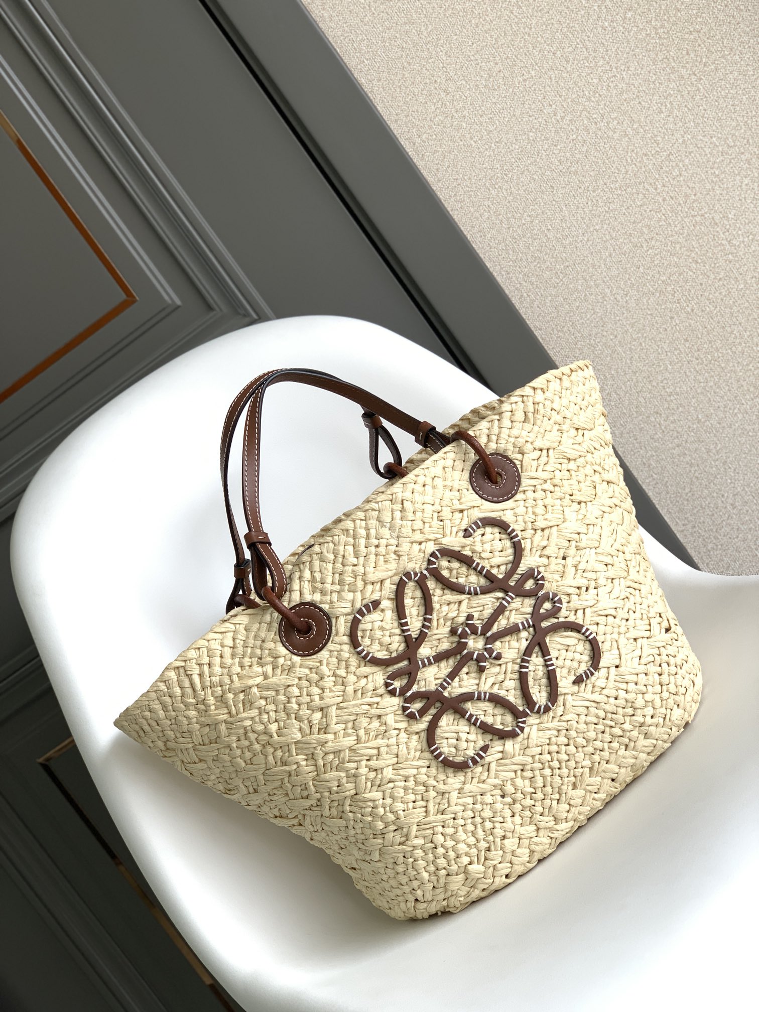 Loewe-Large-Anagram-Basket-Bag-in-Iraca-Palm-and-Calfskin-Natural-Tan-1.jpg