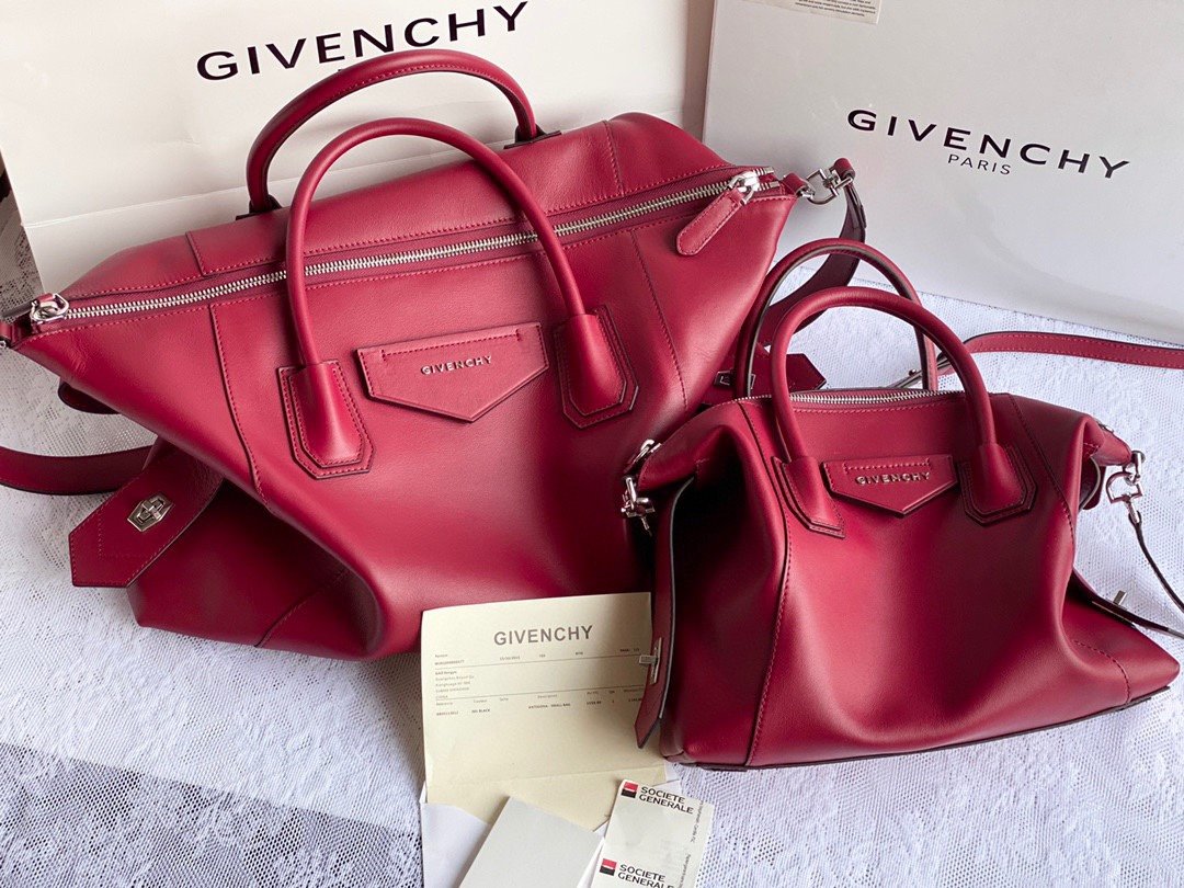 Replica-Givenchy-Antigona-Soft-Bag-in-Smooth-Leather-Red.jpg