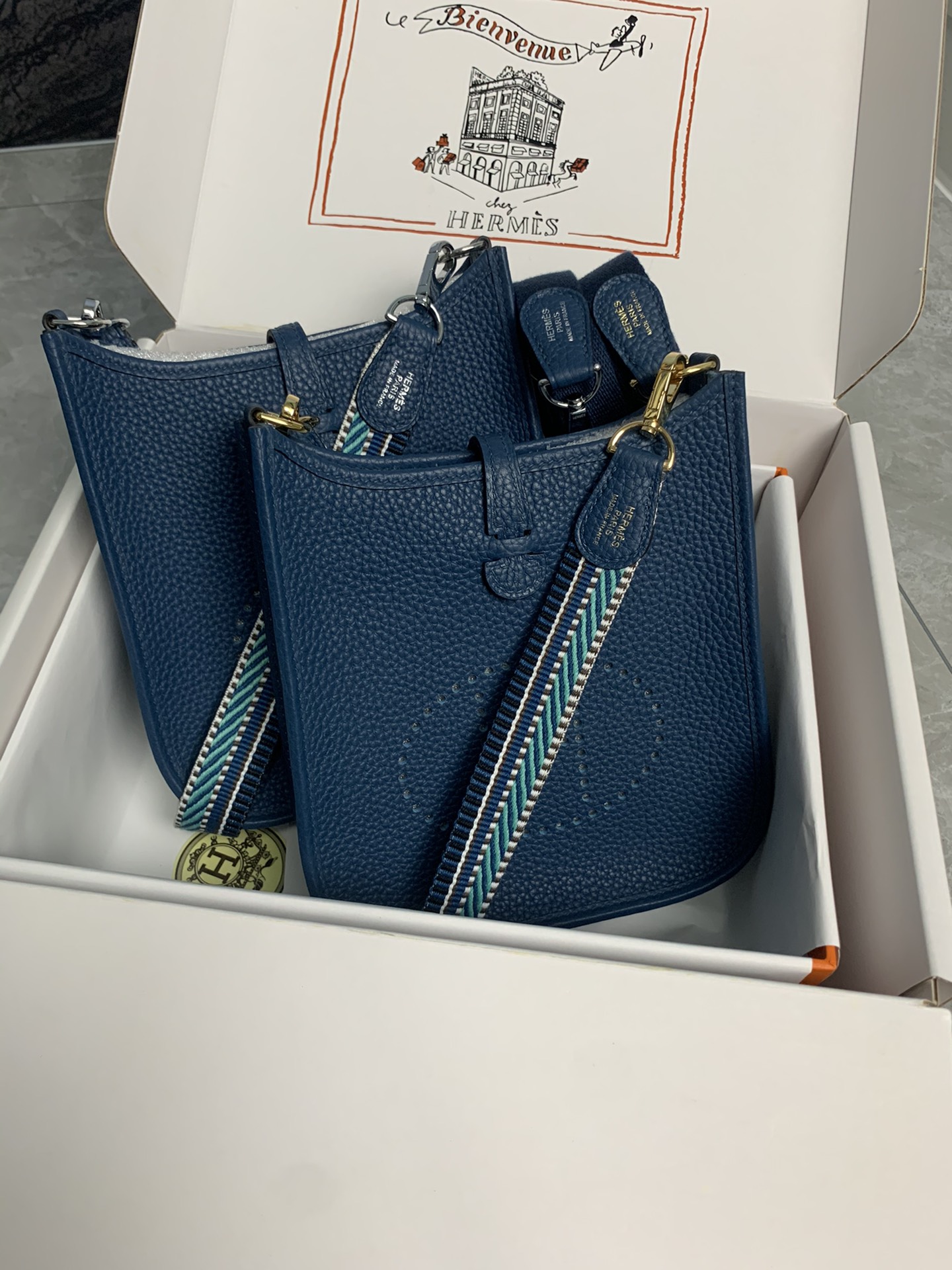Replica-Hermes-Evelyne-Mini-Bag-17cm-Original-Togo-Leather-Blue.jpg