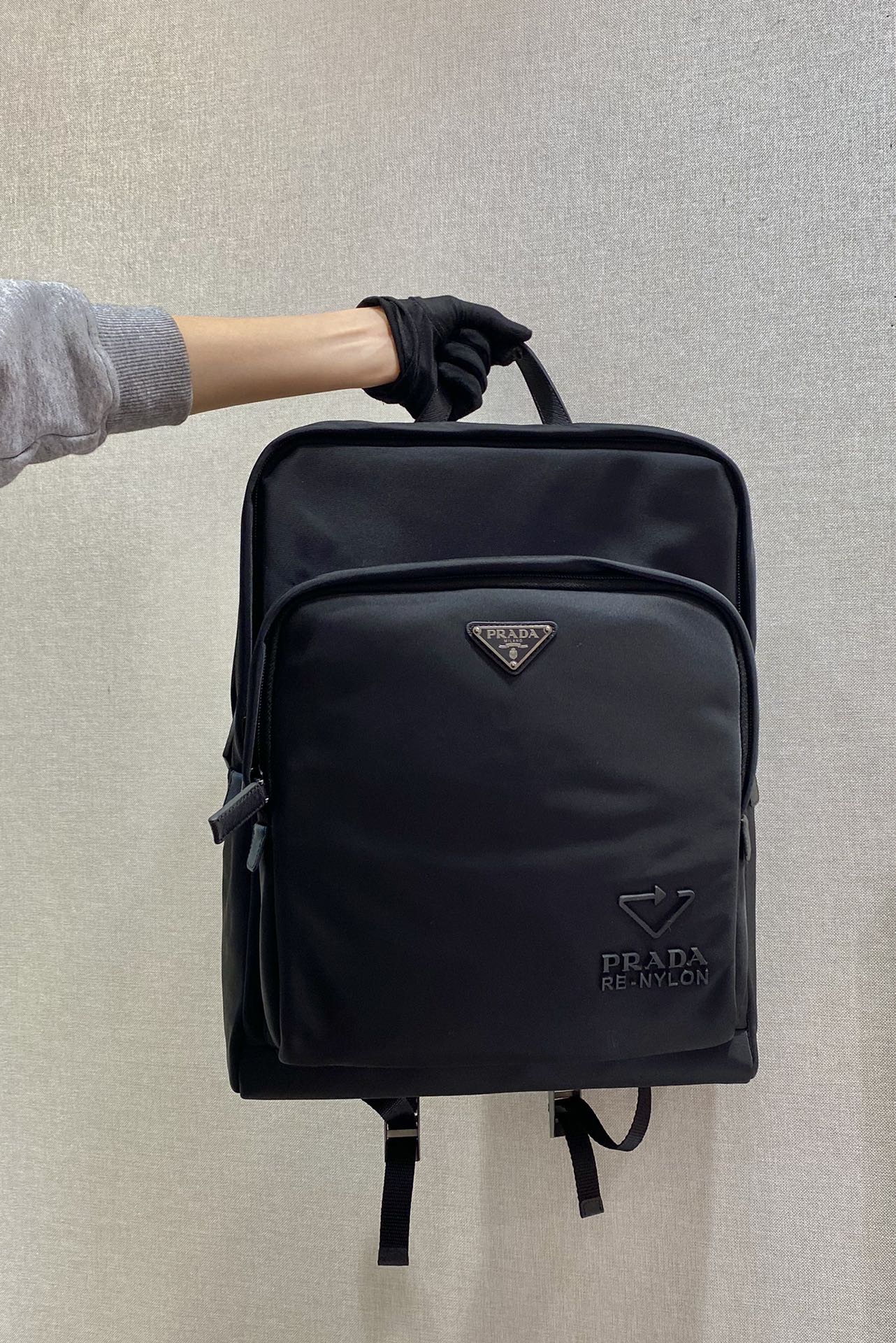Replica-Top-Sale-Prada-Re-Nylon-and-Saffiano-Leather-Backpack-For-Men.jpg