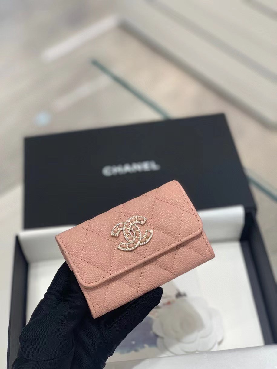 Chanel-22S-Wallet-Caviar-Pink-Leather-with-Diamonds.jpg