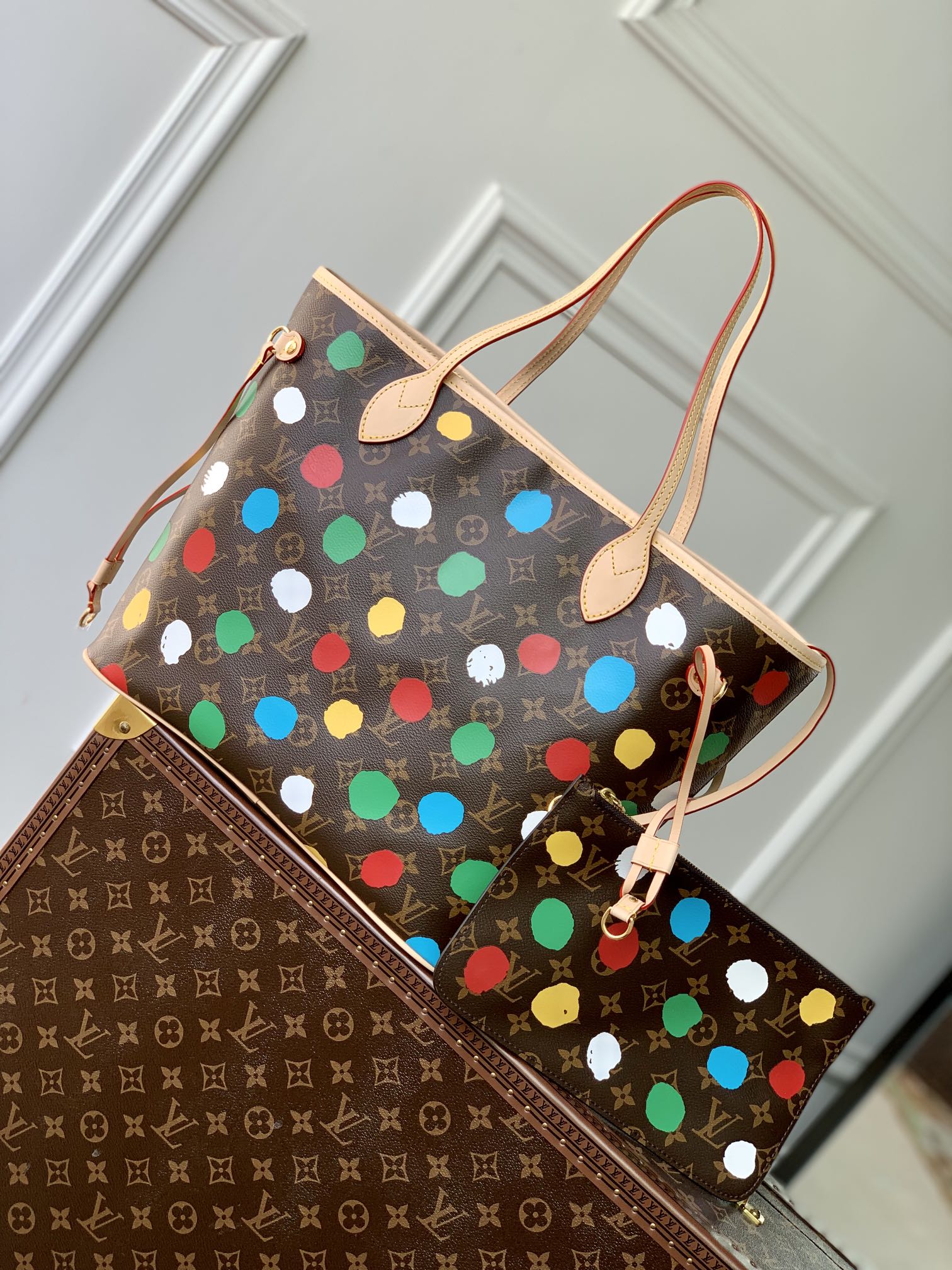 Louis-Vuitton-M46381-Neverfull-MM-Monogram-Coated-Canvas-with-3D-Painted-Dots-Print.jpg