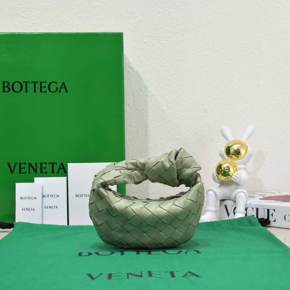 Bottega-Veneta-Candy-Jodie-Micro-Intrecciato-Leather-Top-Handle-Bag-Green.jpg