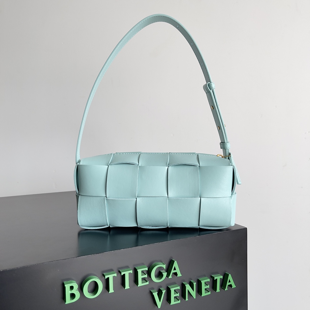 Bottega-Veneta-Small-Brick-Cassette-intreccio-leather-Shoulder-Bag-Blue.jpg