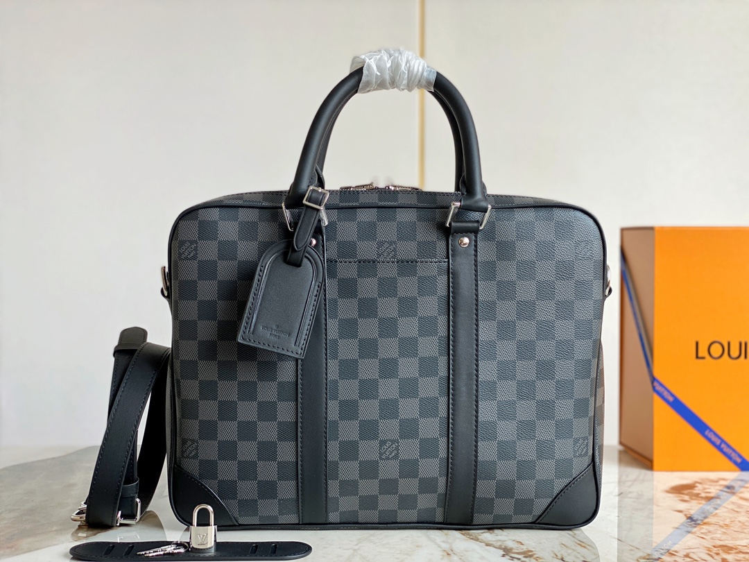 Louis-Vuitton-M40445-Porte-Documents-Voyage-PM-Damier-Graphite-coated-canvas.jpg