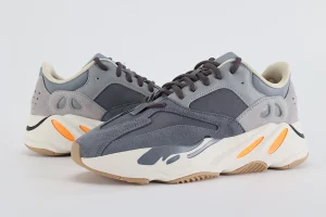 Yeezy Boost 700 Magnet Replica