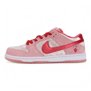 StrangeLove x Dunk Low SB Valentine's Day' Special Box