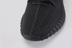 yeezy-boost-350-v2-'black-reflective'-replica