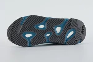 yeezy-boost-700-faded-azure-replica (15)