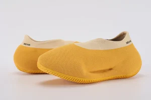 yeezy-knit-runner-sulfur'-replica