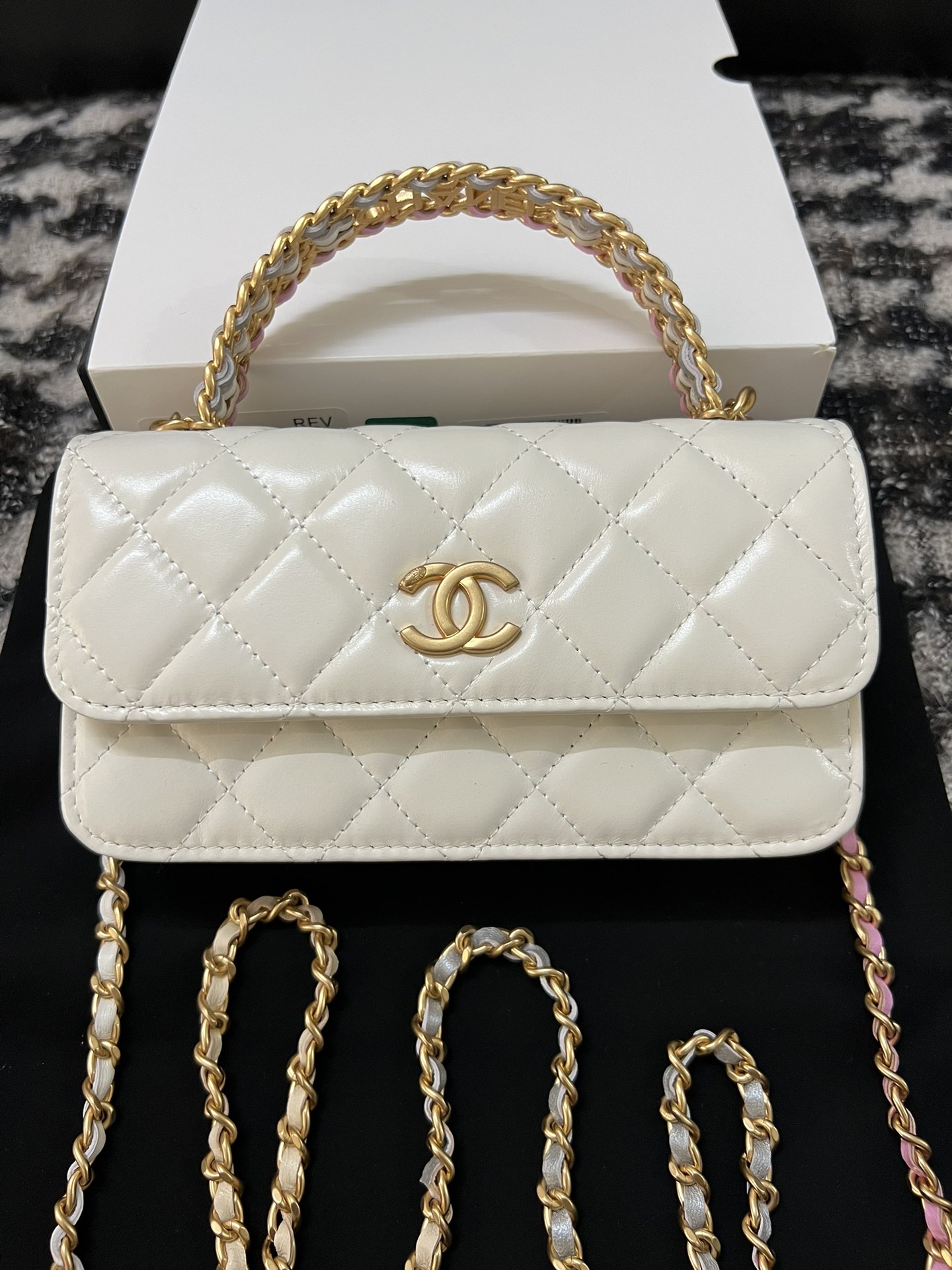 Chanel-23P-Small-Kelly-Top-Handle-Handbag-White-with-Gradient-Color-Chain.jpg