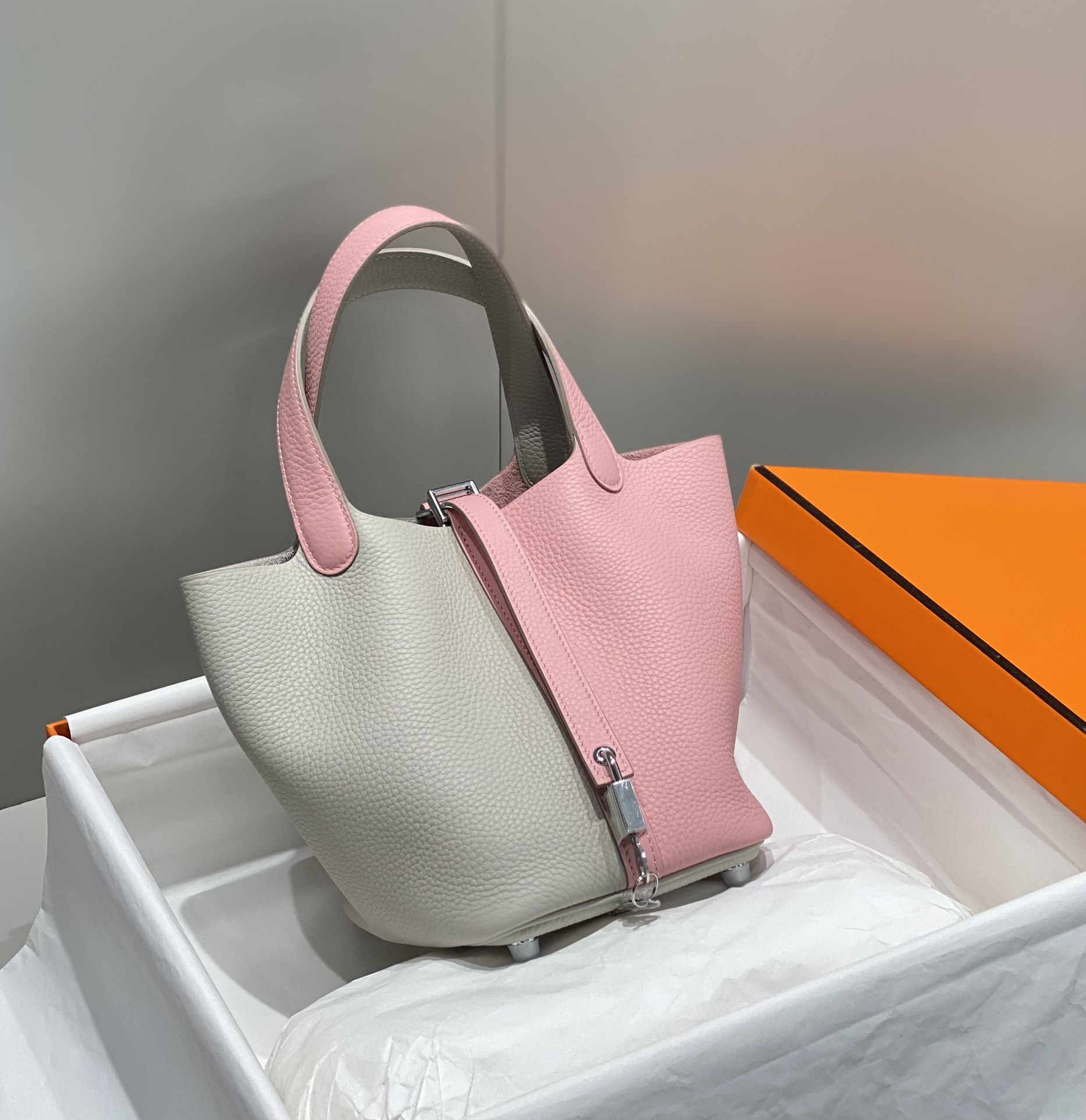Hermes-Picotin-Lock-18CM-Two-Tone-Handbag-Gray-and-Pink.jpg