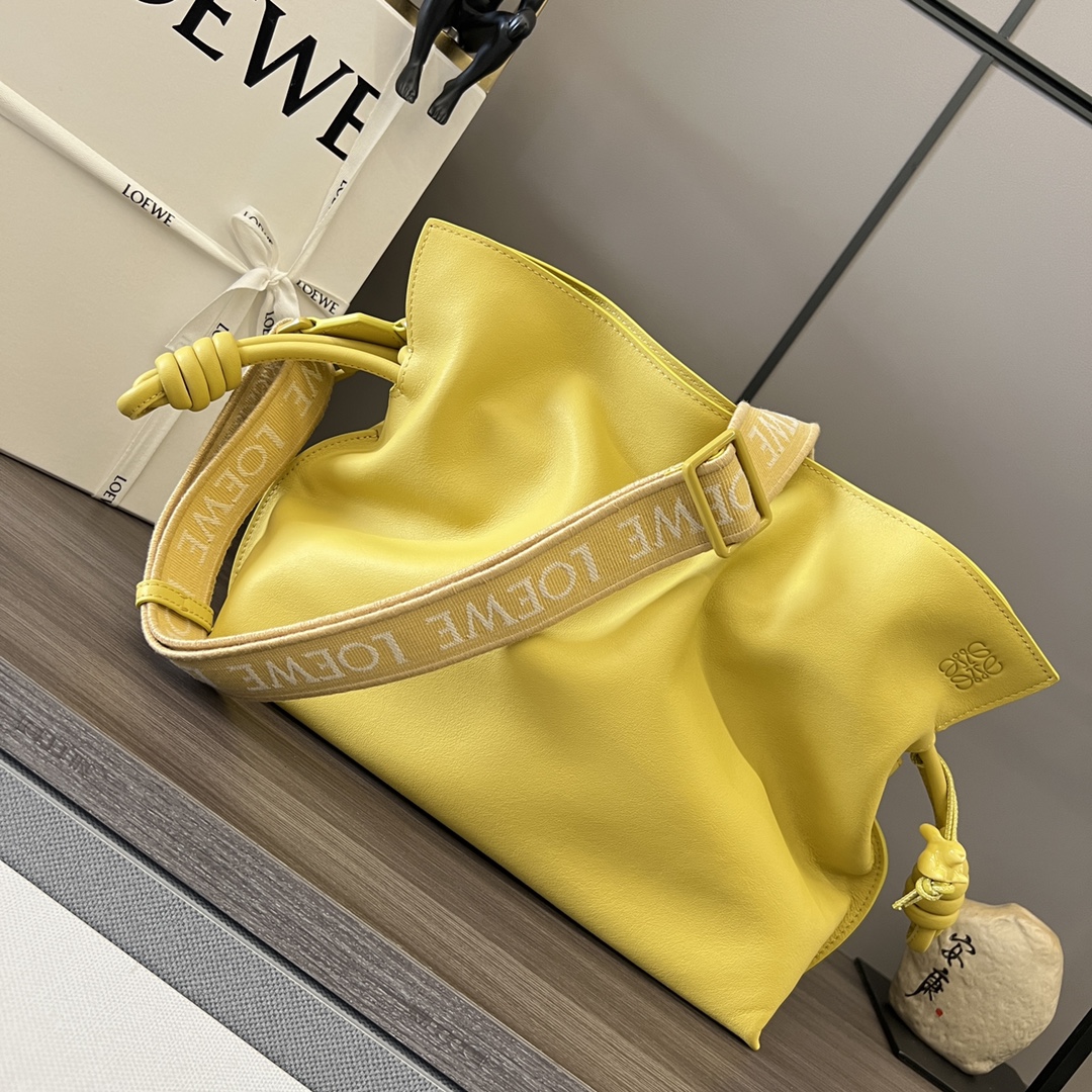Loewe-Large-Flamenco-Clutch-in-Nappa-Calfskin-Light-YellowGlaze.jpg