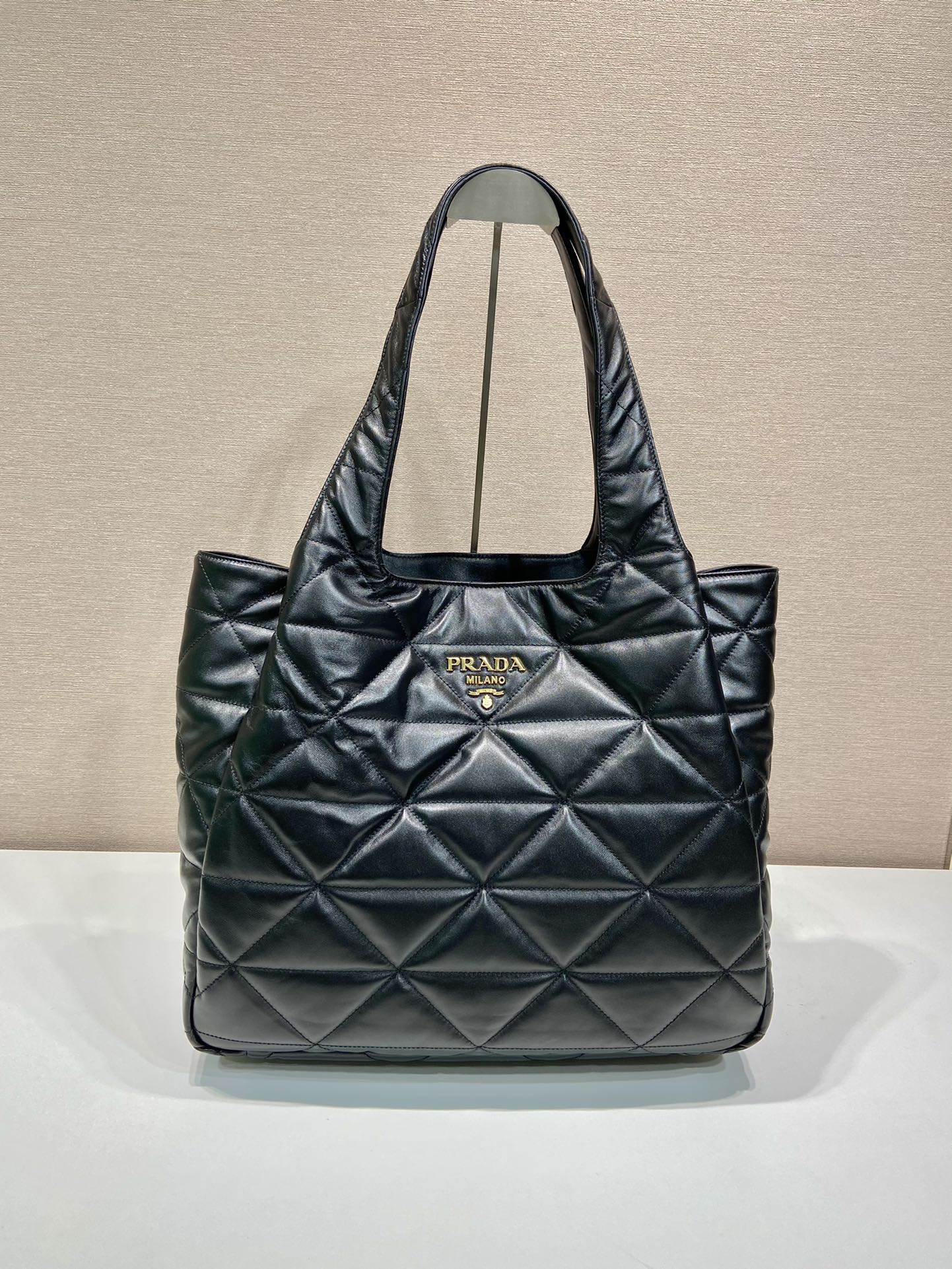 Prada-1BG449-Large-nappa-tote-bag-with-stitching-Black.jpg
