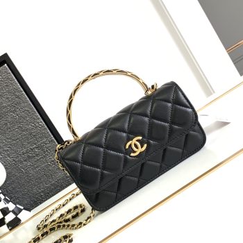 Chanel AP3385 23B Flap Phone Holder With Chain Lambskin Green 17cm