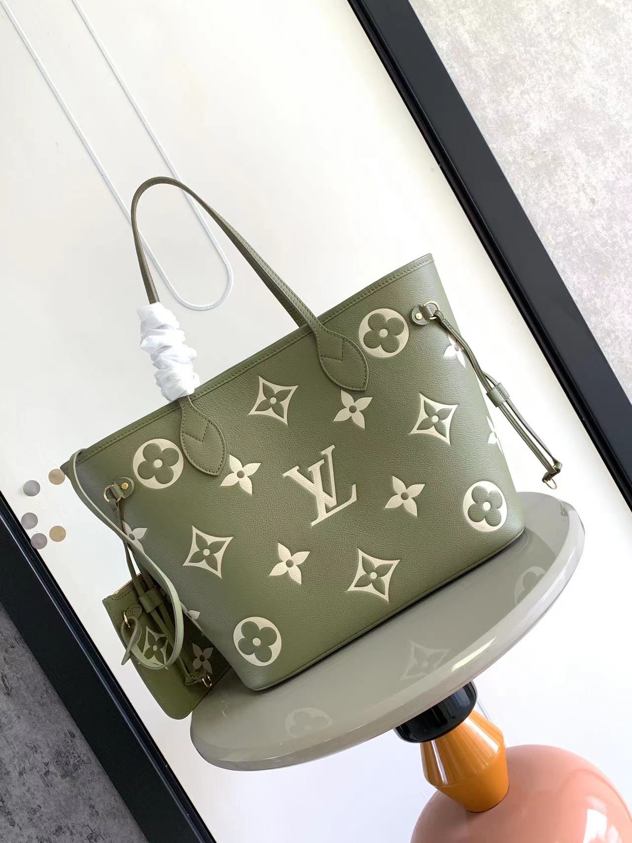 Louis-Vuitton-M46599-Neverfull-MM-Embossed-Grained-Cowhide-Leather-Green.jpg