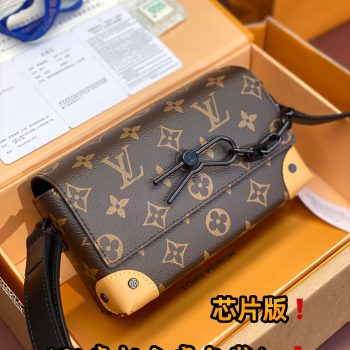 Louis Vuitton M81746 Steamer Wearable Wallet-1
