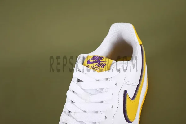 Shoe shed and shoe opening