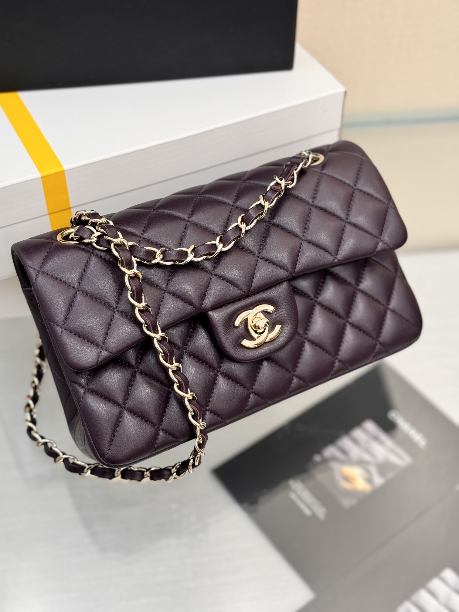 Chanel-Classic-Flap-New-Upgraded-Version-Deep-Purple-20cm.jpg