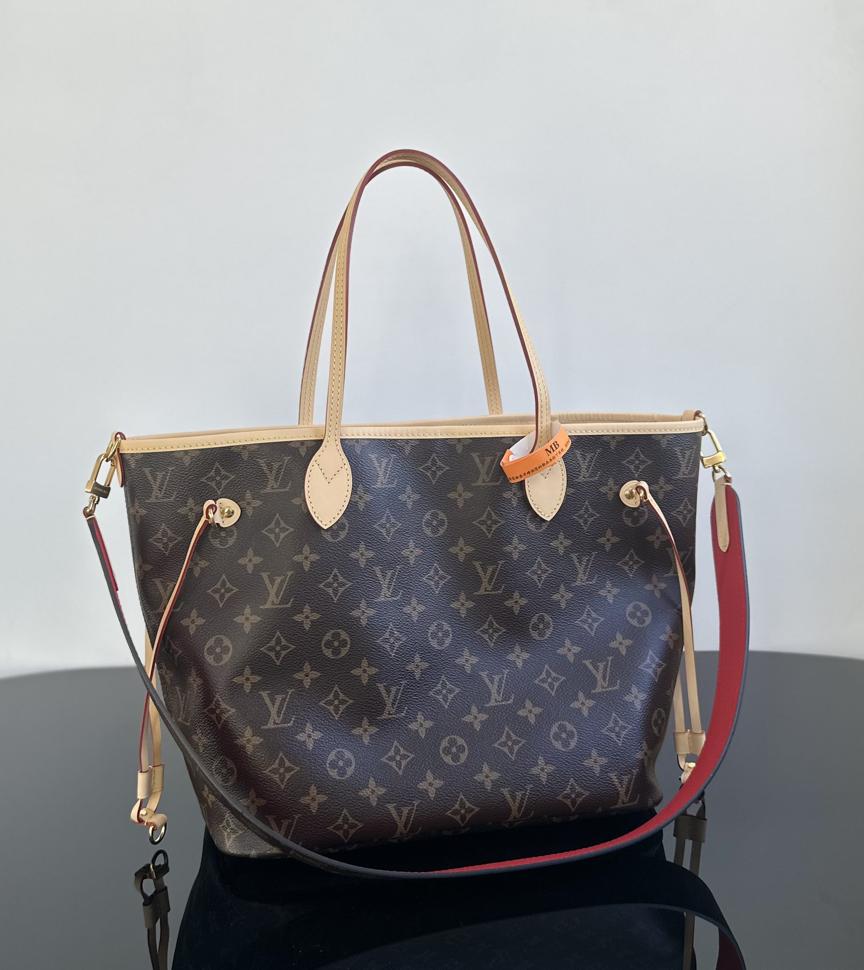 Louis-Vuitton-M12096-Neverfull-Bandouliere-Inside-Out-MM.jpg