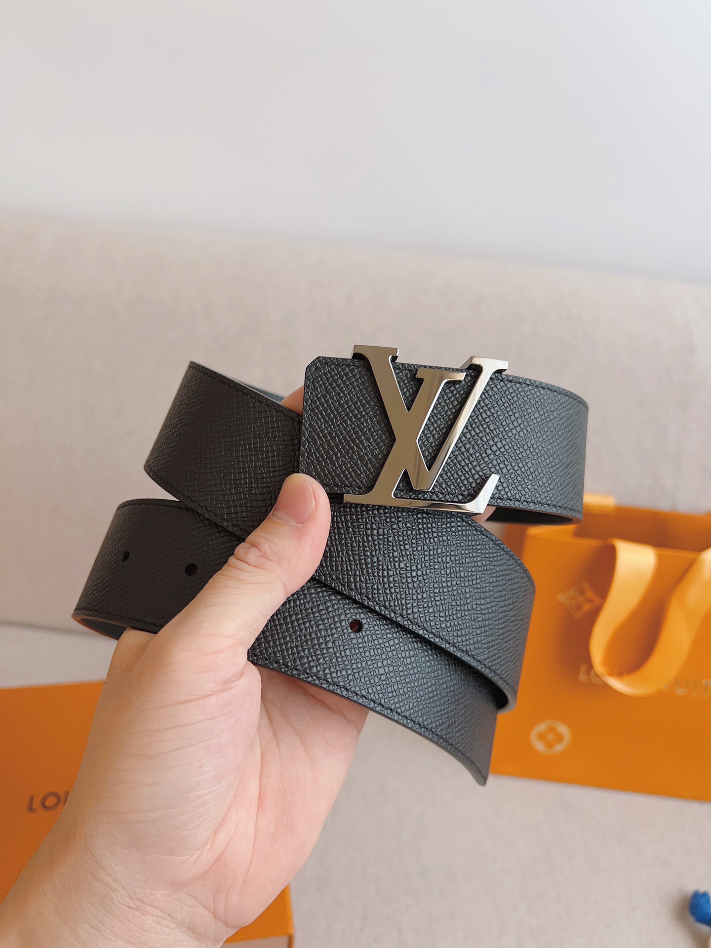 Louis-Vuitton-Mens-Leather-Belt-Width-4.0cm-203.jpg
