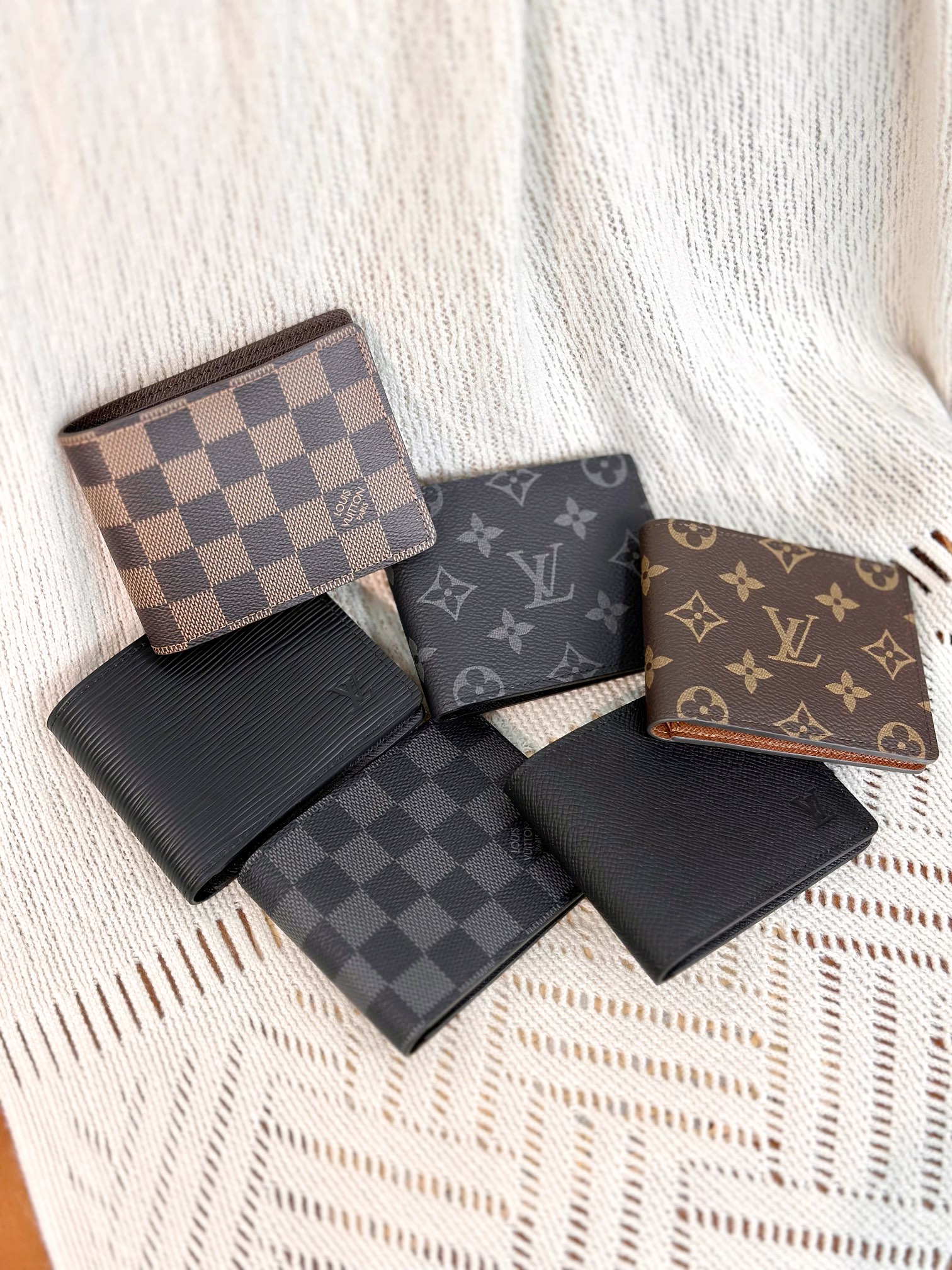 Top-Quality-Classics-LOUIS-VUITTON-Men-Short-Wallet.jpg