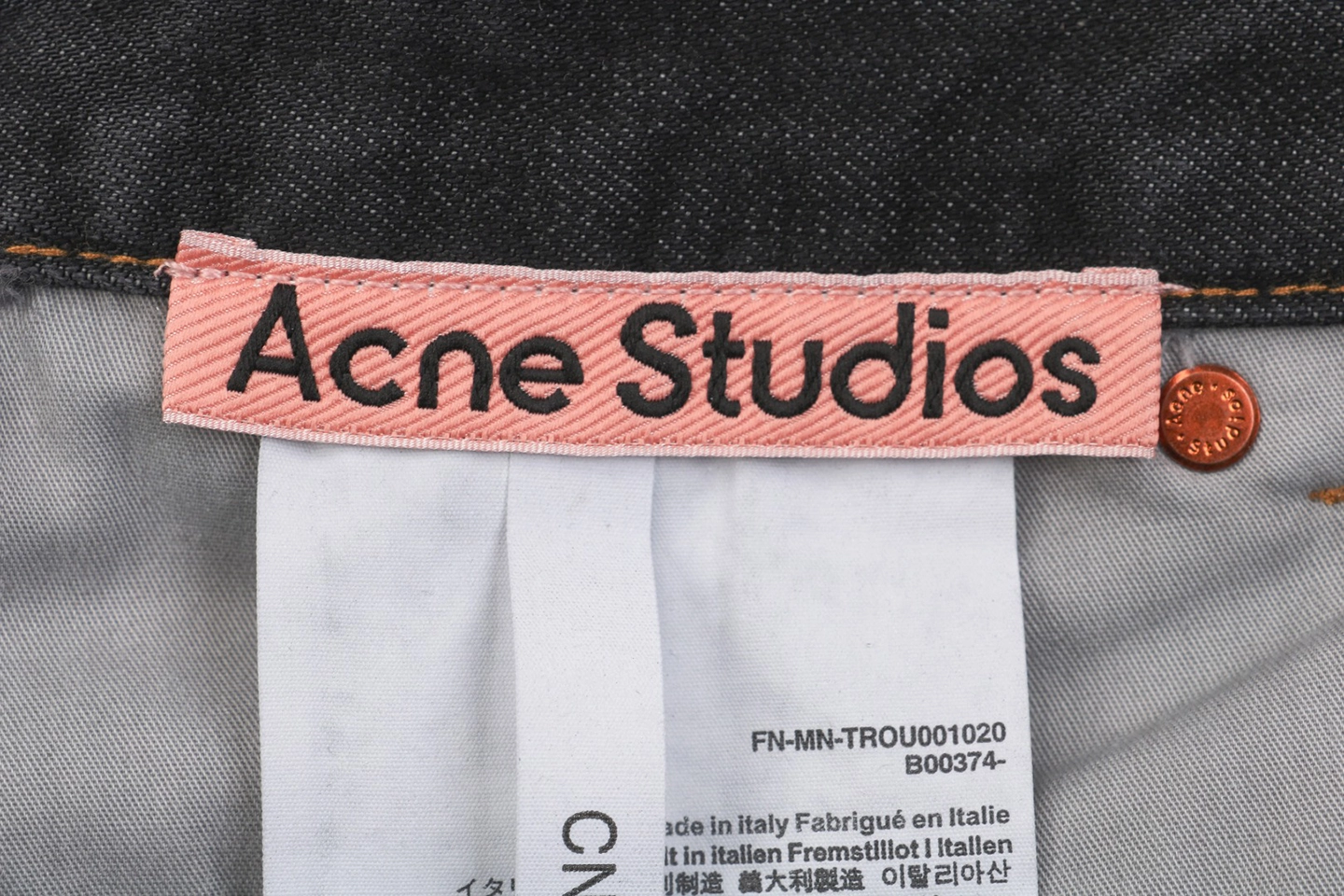 Acne Studios logo tag