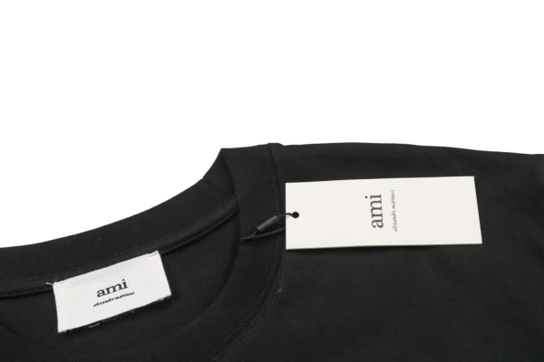 Ami Heart Logo Embossed Short-Sleeve T-Shirt Black9.jpeg