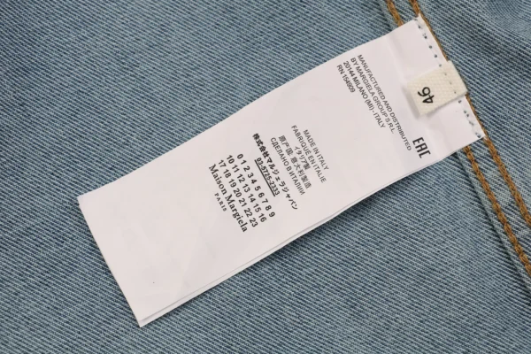 Maison Margiela Four-Stitch Detail Inverted Lettering Denim Jacket9.jpeg