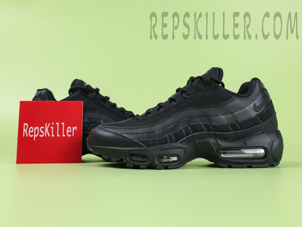 Nike Air Max 95 Essential “Triple Black”2
