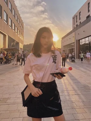 BBry BT Letter Silicone Print T-Shirt-21